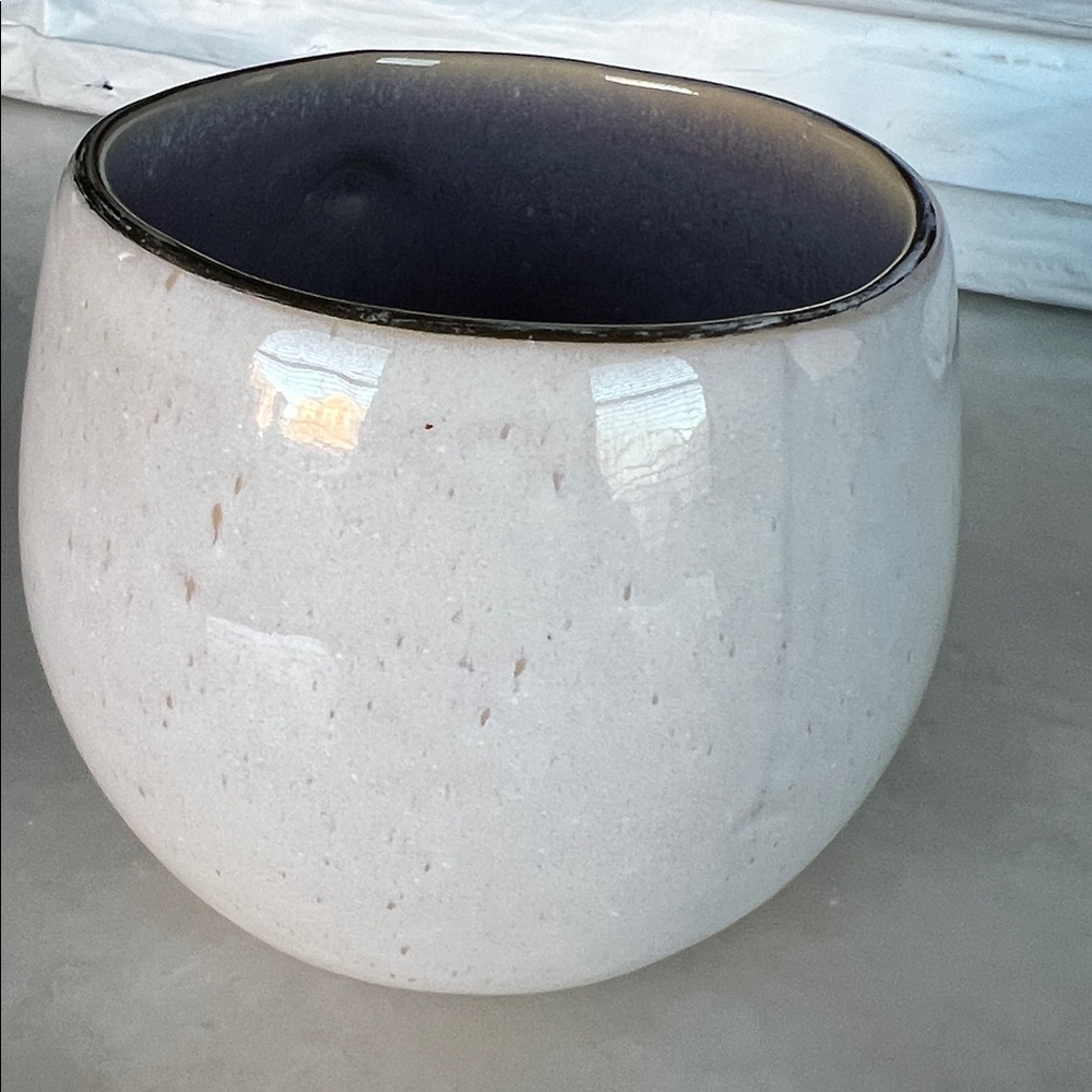 Anthropologie Perasima mug white opalescent ceramic with a gold handle and rim - Picture 7 of 13